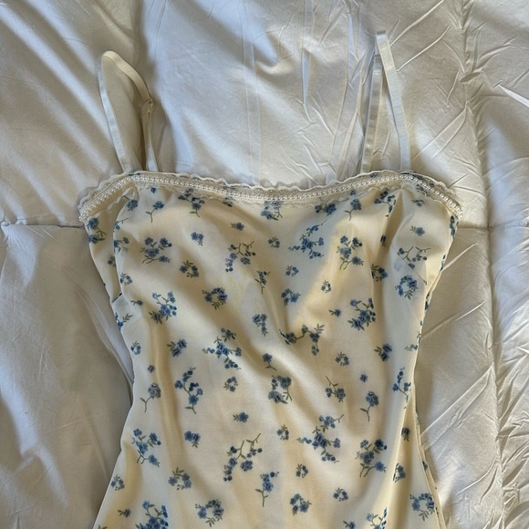 Danielle Guizio Floral Mini Dress with Pearl Trim NWOT XS - Picture 5 of 7